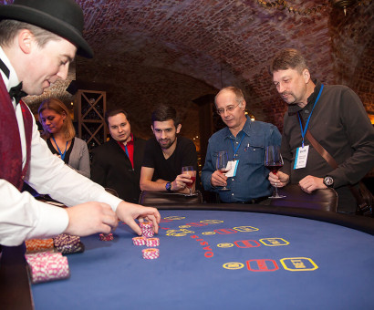 Аренда стола для покера на корпоратив в СПб