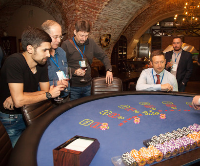 Аренда столов для игры в покер в СПб