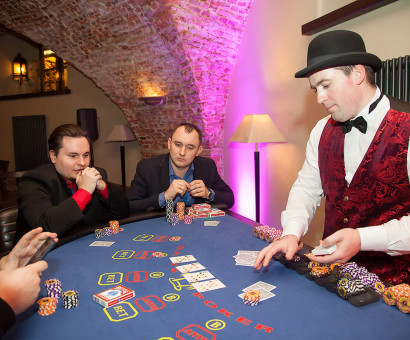 Аренда столов для игры в покер Oasis в СПб