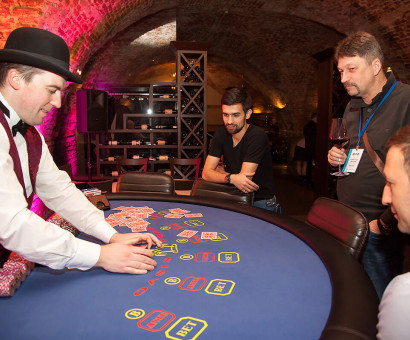 Аренда столов в СПб для игры в покер