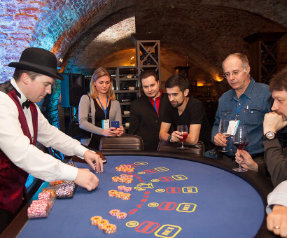 Аренда столов в Санкт-Петербурге для игры покер