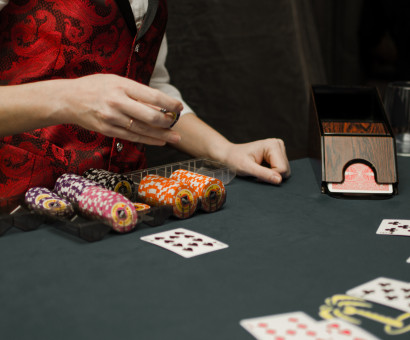 Аренда стола для игры в покер на презентации. Салон красоты «Аутентика», Санкт-Петербург, Итальянская, 17